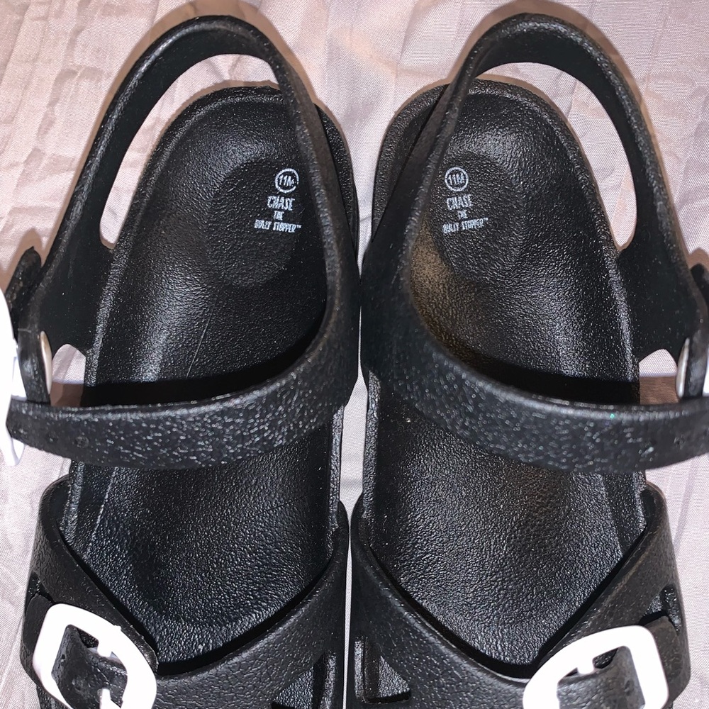 Gently worn toddler girls sandal